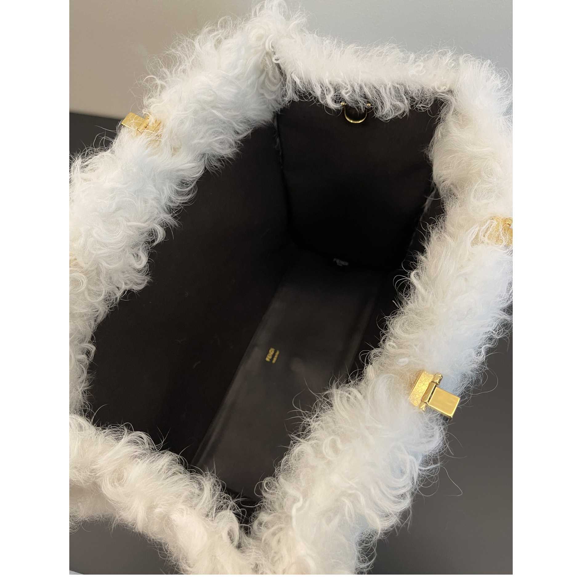 Fendi Sunshine White Mohair Shopper (35-17-31cmcm)   - EUR FASHION