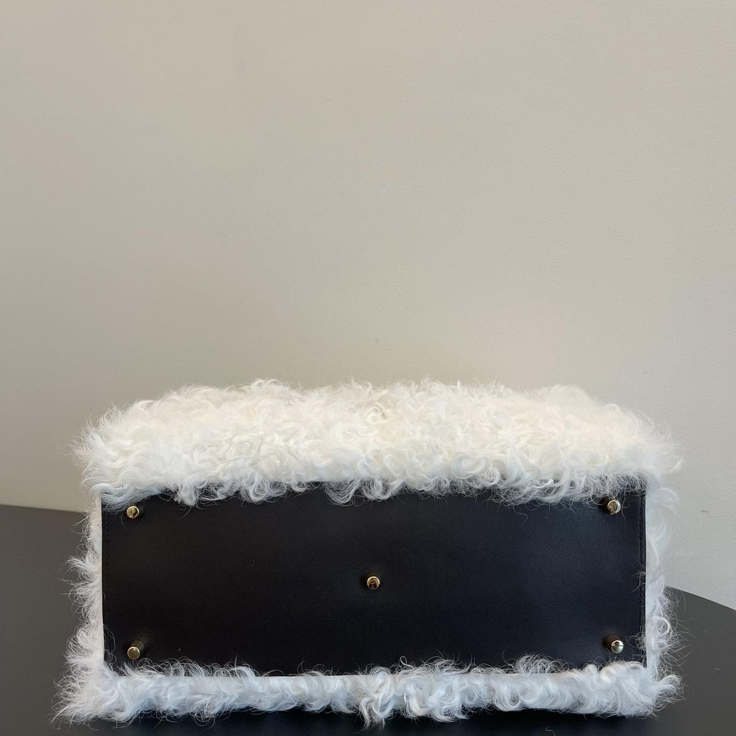Fendi Sunshine White Mohair Shopper (35-17-31cmcm)   - EUR FASHION