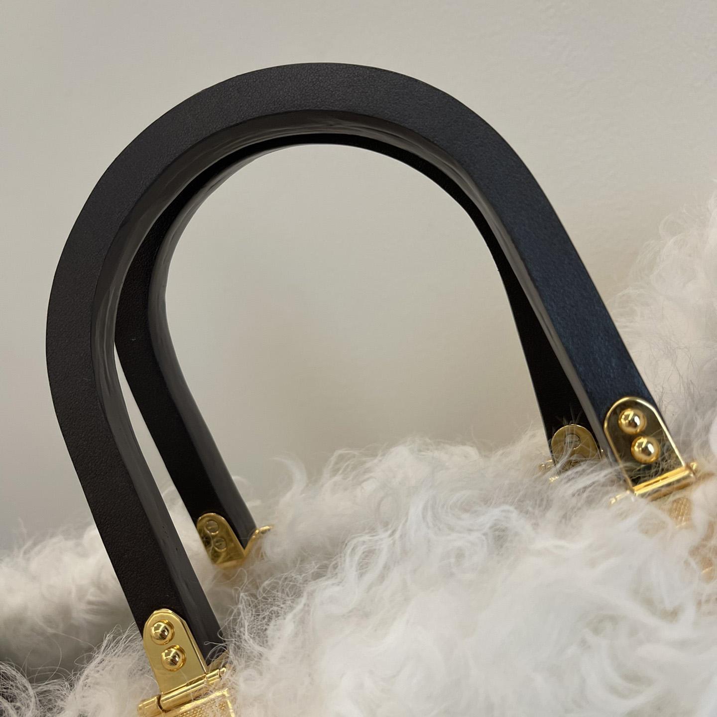 Fendi Sunshine White Mohair Shopper (35-17-31cmcm)   - EUR FASHION