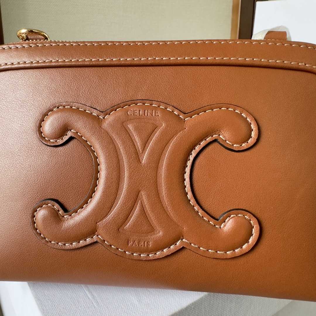 Celine Clutch On Chain Cuir Triomphe In Smooth Calfskin Tan - EUR FASHION