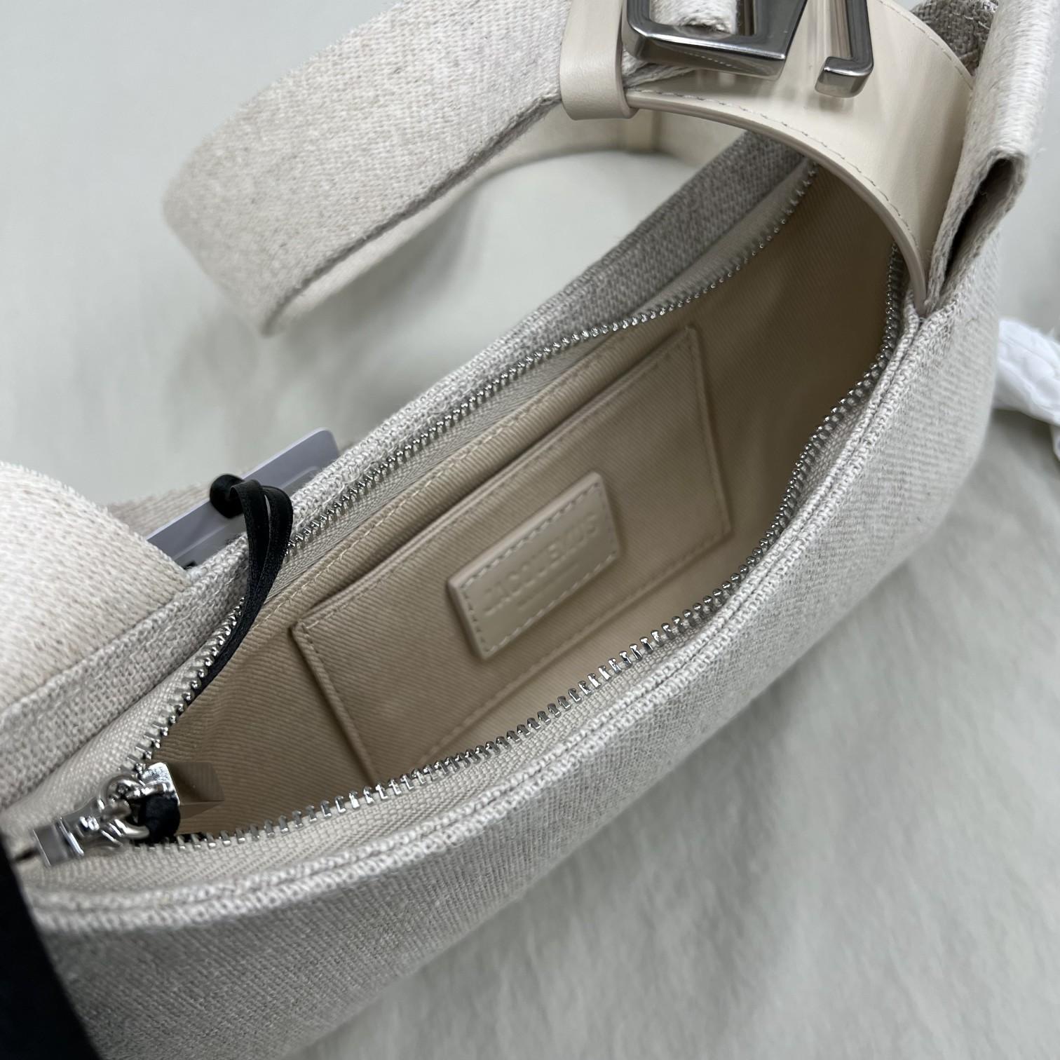 Jacquemus Le Bisou Gros Grain Buckled Shoulder Bag - EUR FASHION