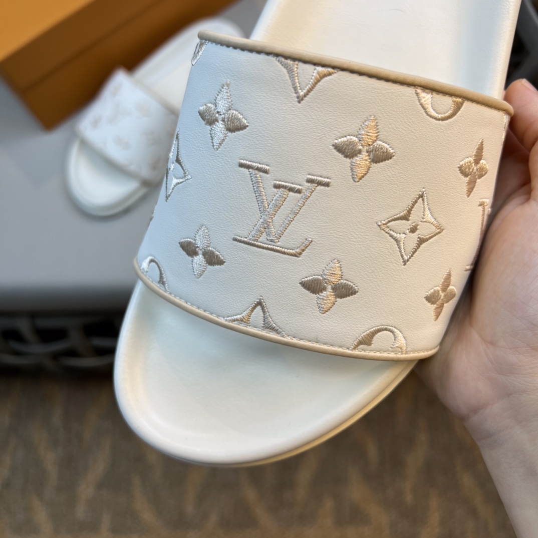 Louis Vuitton Monogram Sandals - EUR FASHION