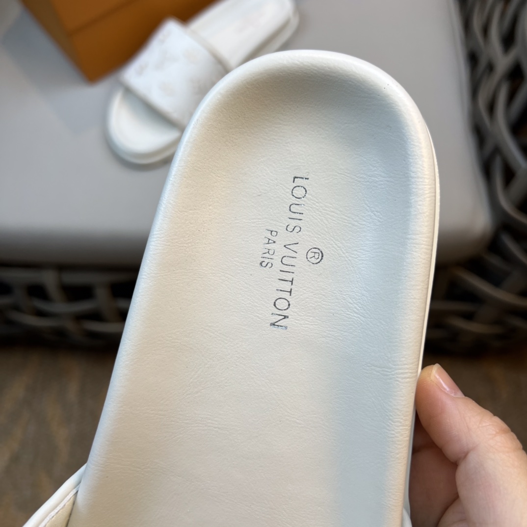 Louis Vuitton Monogram Sandals - EUR FASHION