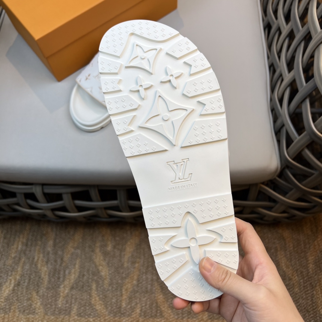 Louis Vuitton Monogram Sandals - EUR FASHION
