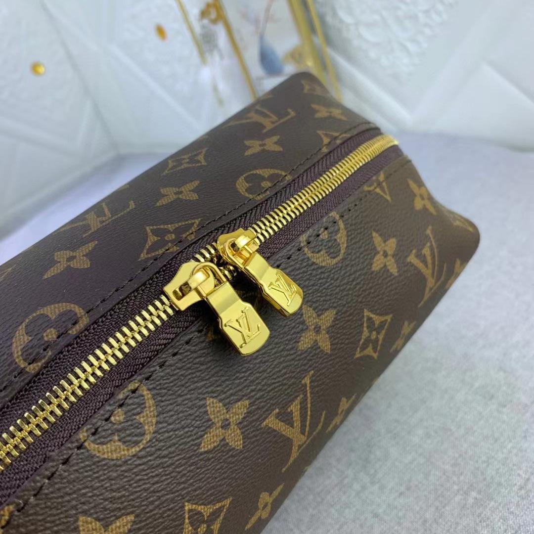 Louis Vuitton Cosmetic Pouch (27-18-9CM)      - EUR FASHION