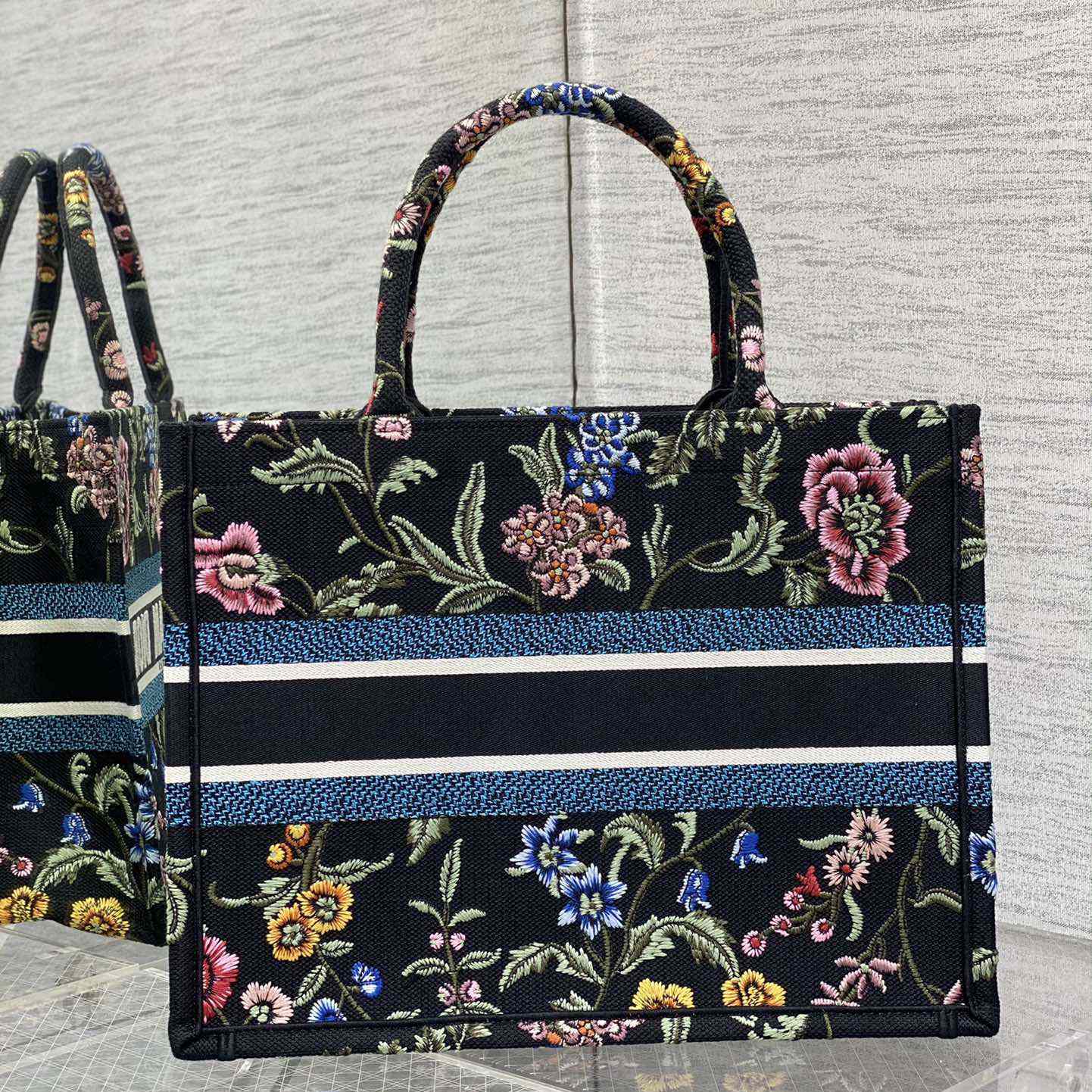 Dior Medium Dior Book Tote - EUR FASHION