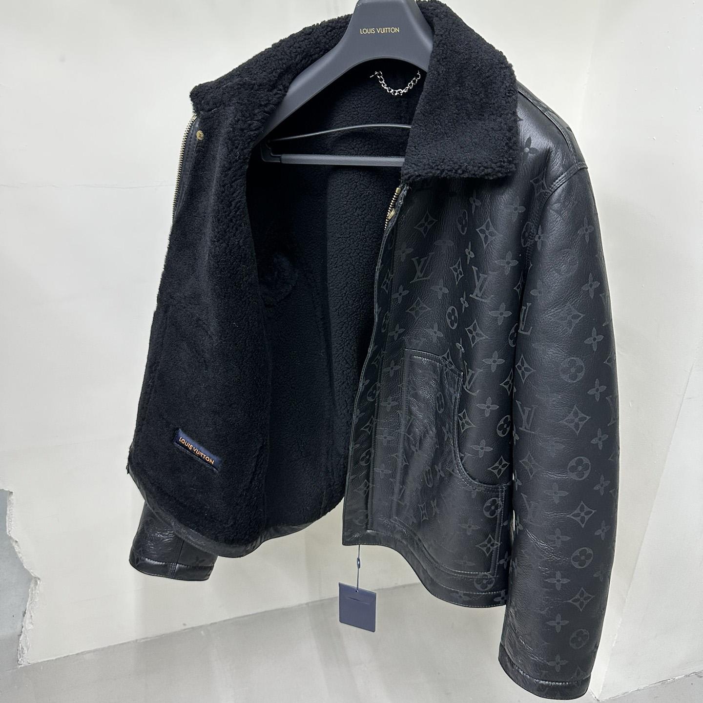 Louis Vuitton Shearling Embossed Monogram Jacket   1AAU29 - EUR FASHION