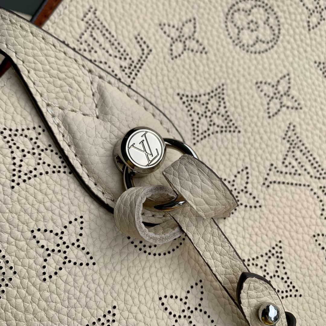 Louis Vuitton Blossom PM   M21909 - EUR FASHION