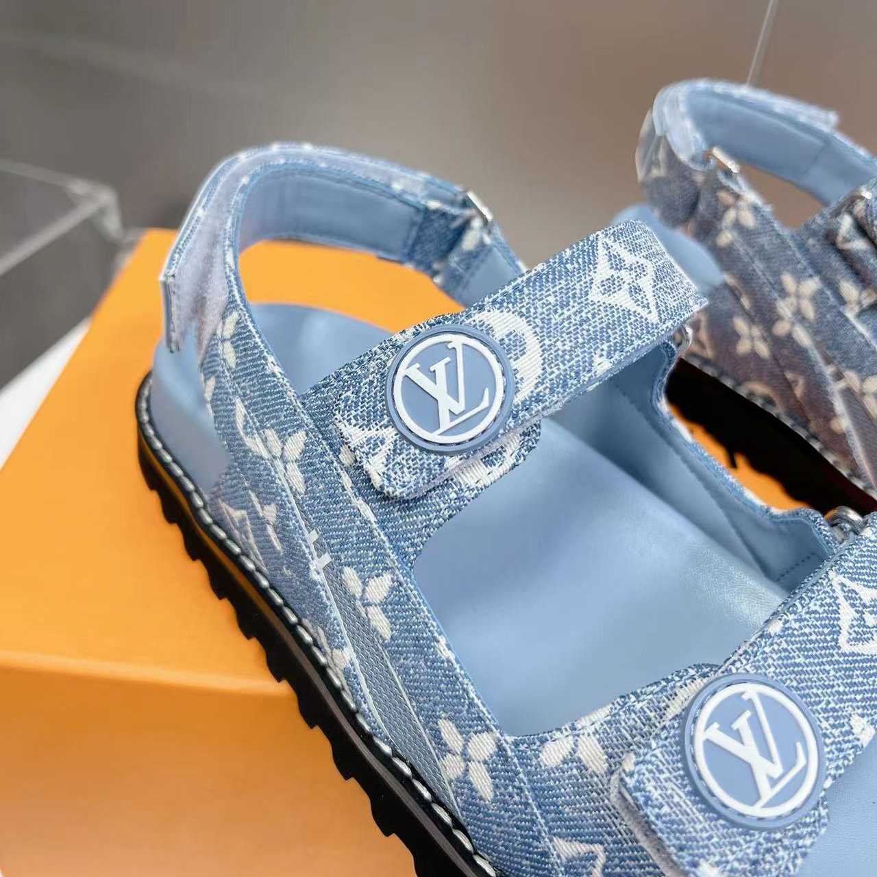Louis Vuitton Paseo Flat Comfort Sandal    1AB0T8 - EUR FASHION