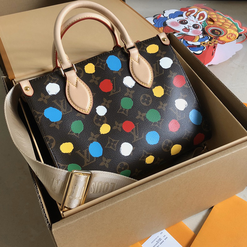Louis Vuitton LV x YK OnTheGo PM​ (25 x 19 x 11.5 CM)   M46380 - EUR FASHION