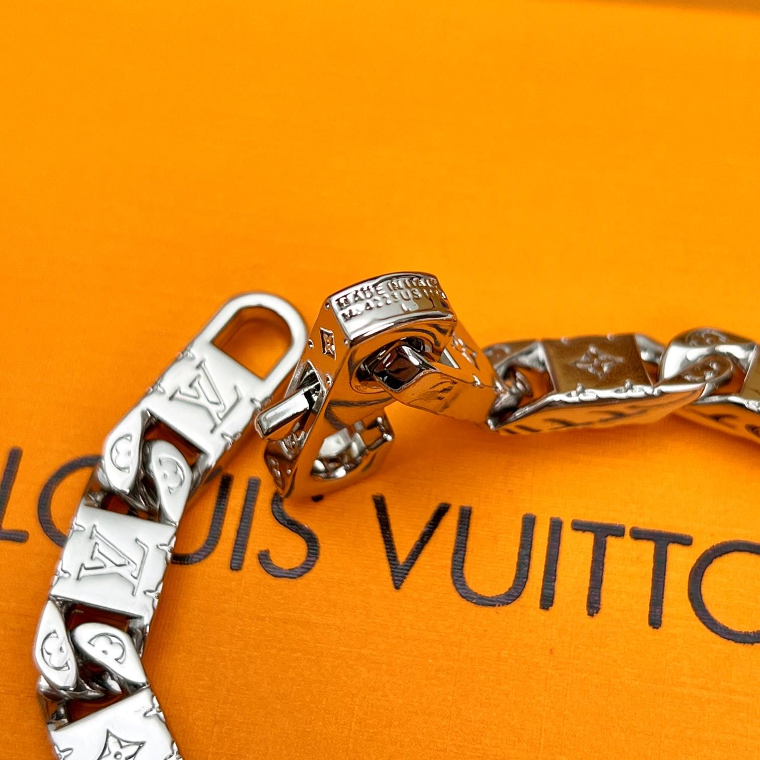 Louis Vuitton Monogram Tied Up Bracelet    M0921 - EUR FASHION