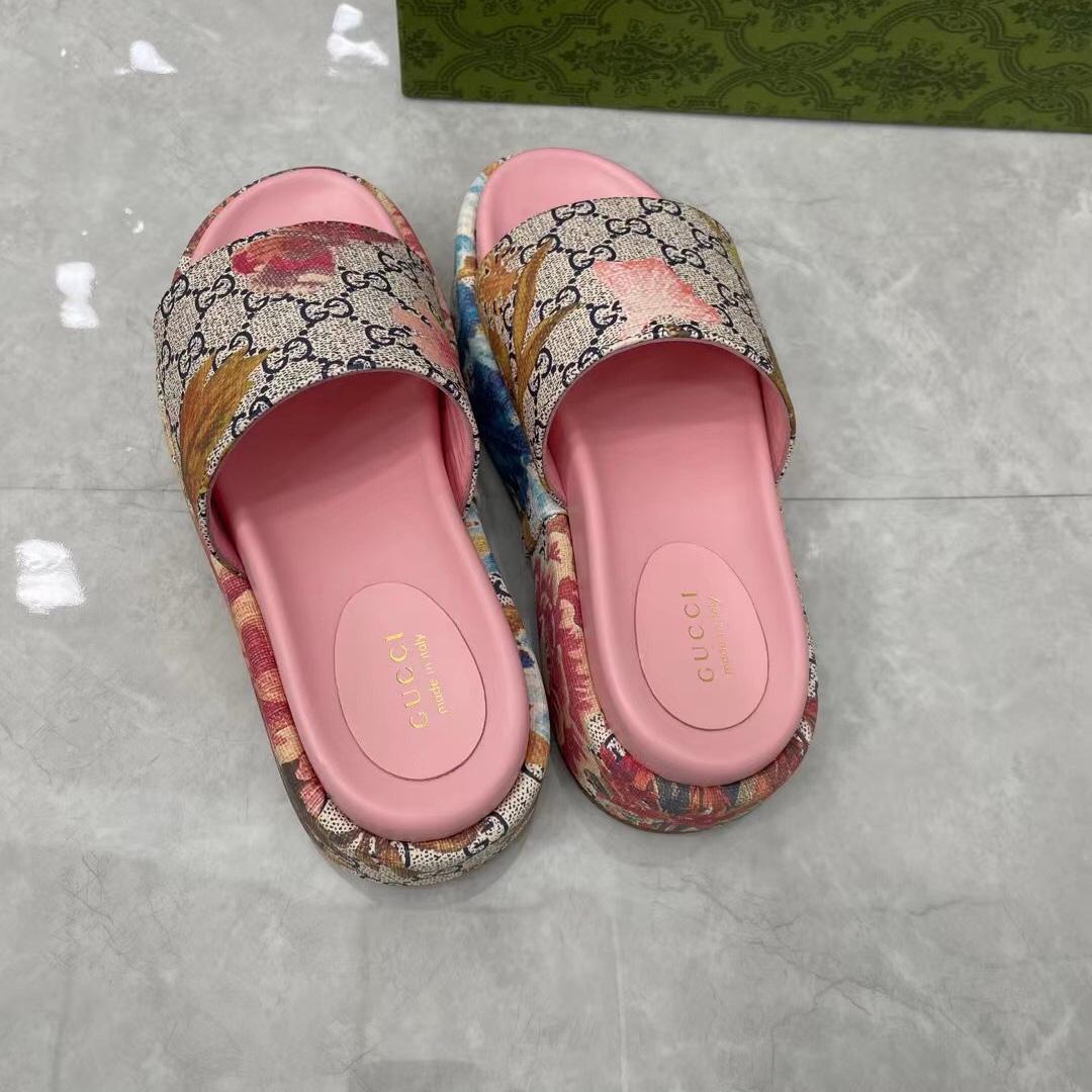 Gucci Online Exclusive Women's Flora Sandal - EUR FASHION