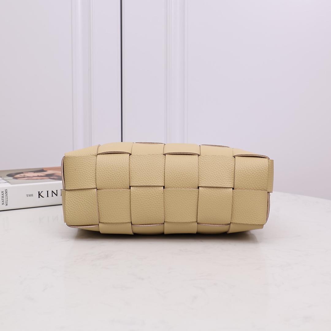 Bottega Veneta Brick Cassette - EUR FASHION