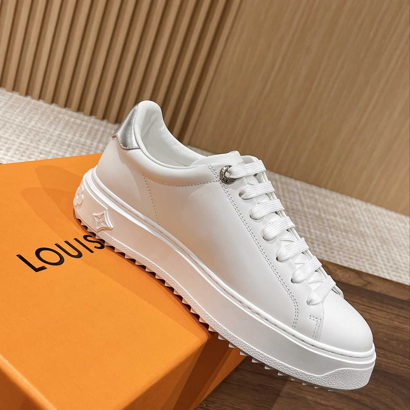 Louis Vuitton Time Out Sneaker (upon uk size)    1AAW10 - EUR FASHION