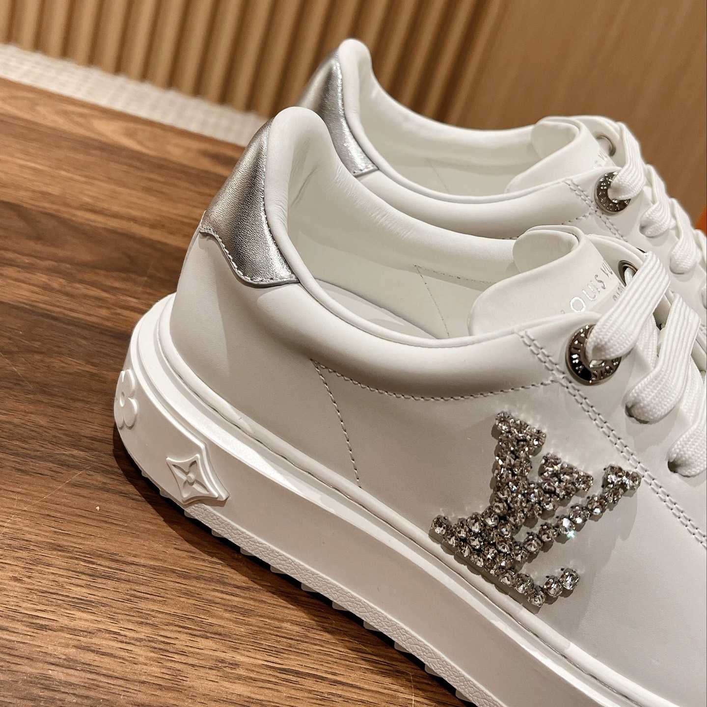 Louis Vuitton Time Out Sneaker (upon uk size)    1AAW10 - EUR FASHION