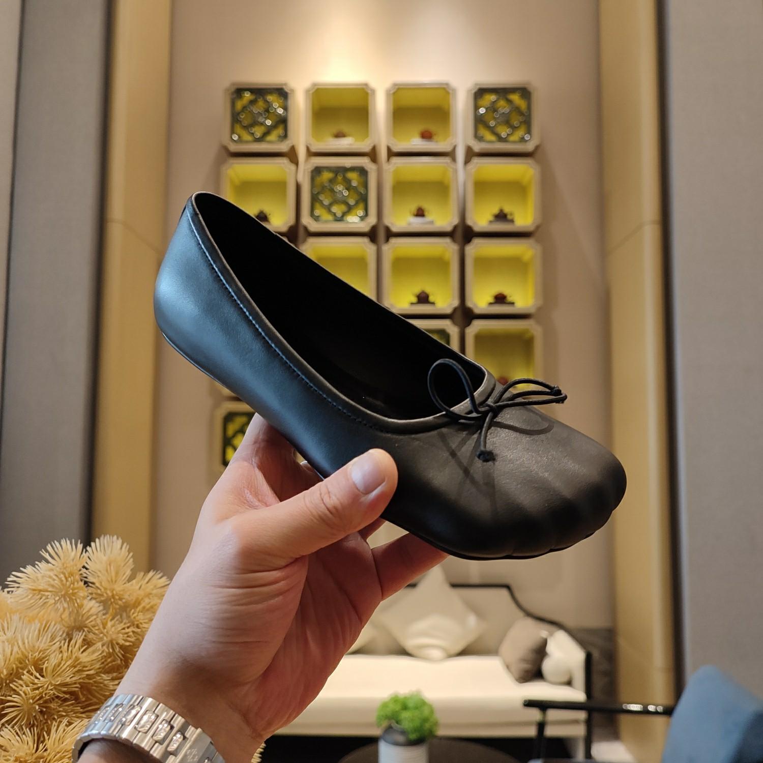 Balenciaga Women's Black Fetish Ballerina Flats - EUR FASHION
