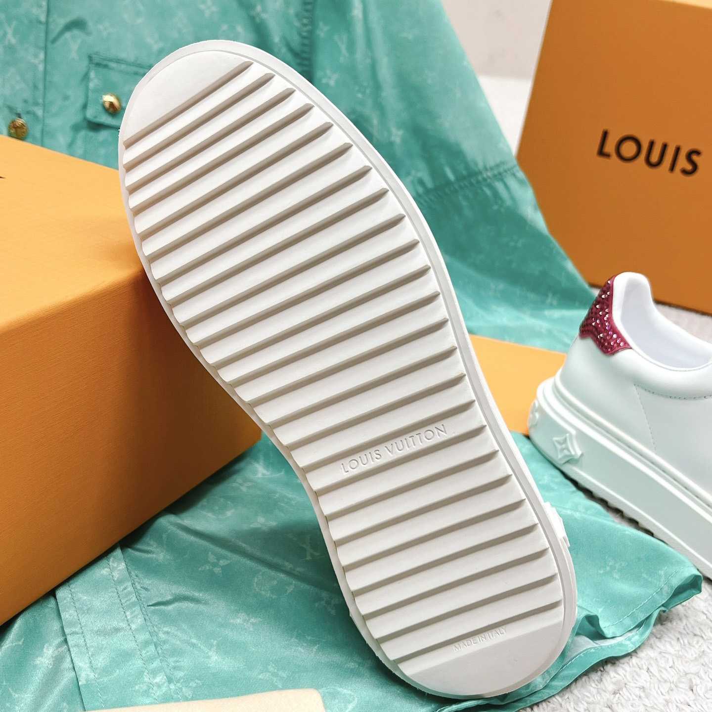 Louis Vuitton Time Out Sneaker (upon uk size)   - EUR FASHION