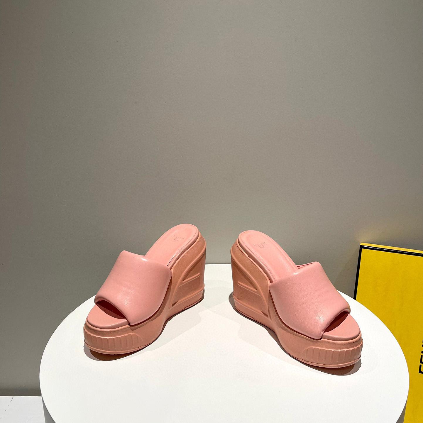 Fendi Fashion Show Pink Nappa Leather Slides - EUR FASHION