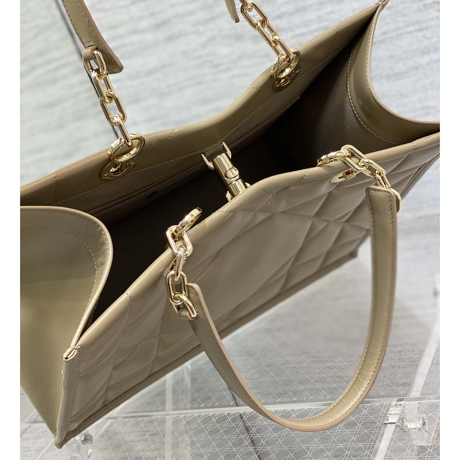 Dior Medium Dior Essential Tote Bag  - EUR FASHION