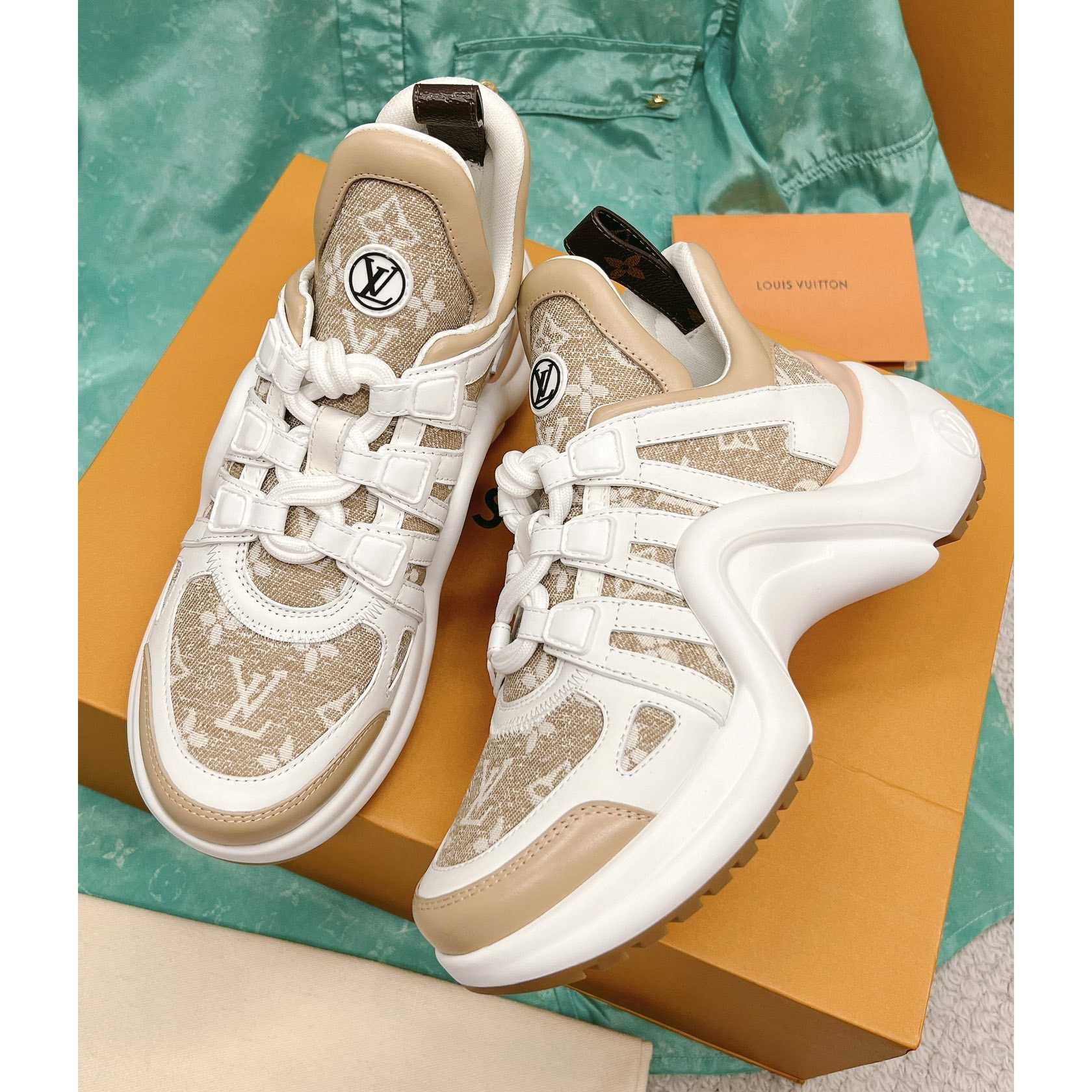 Louis Vuitton LV Archlight Trainers  (upon uk size)    1AB313 - EUR FASHION