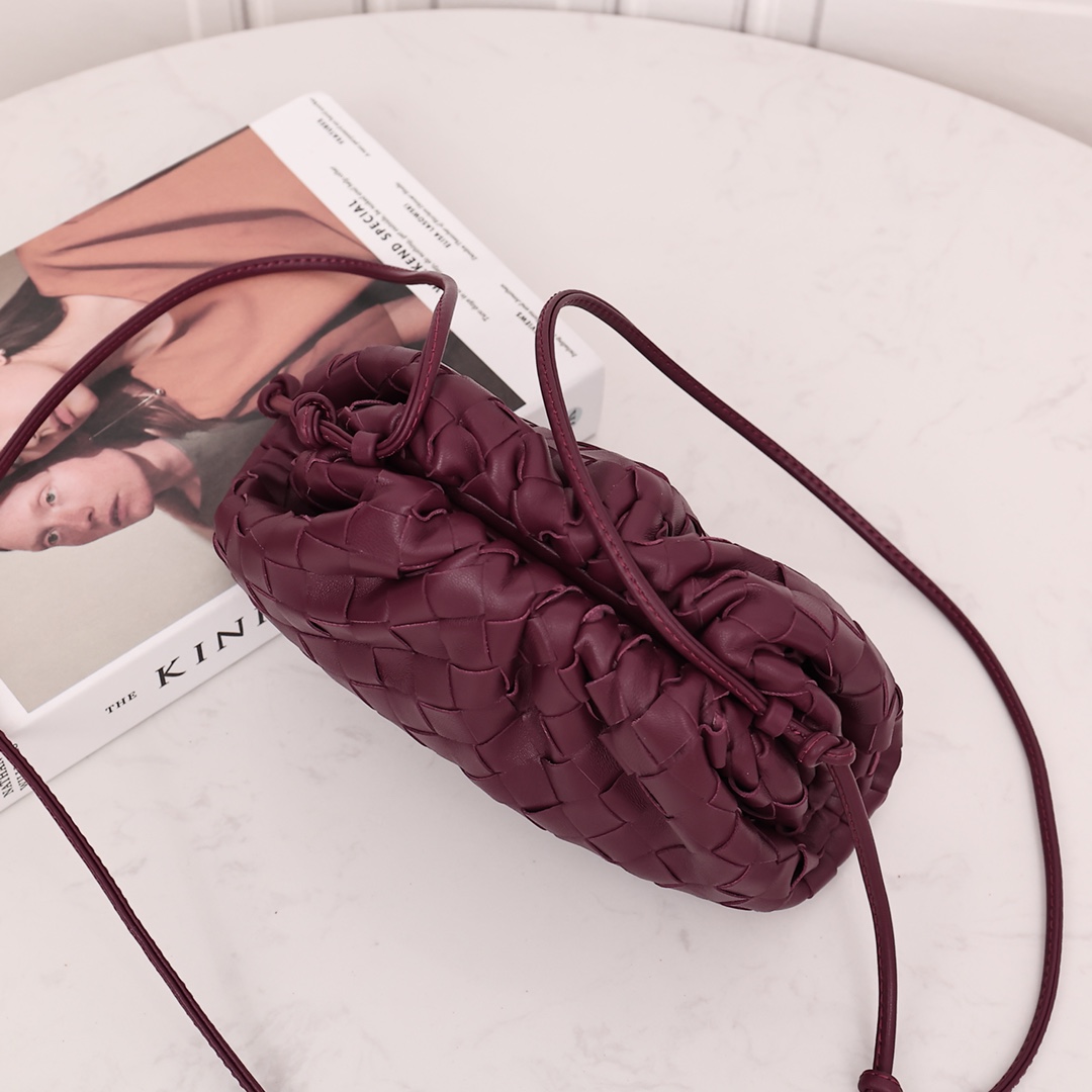 Bottega Veneta Mini Pouch - EUR FASHION