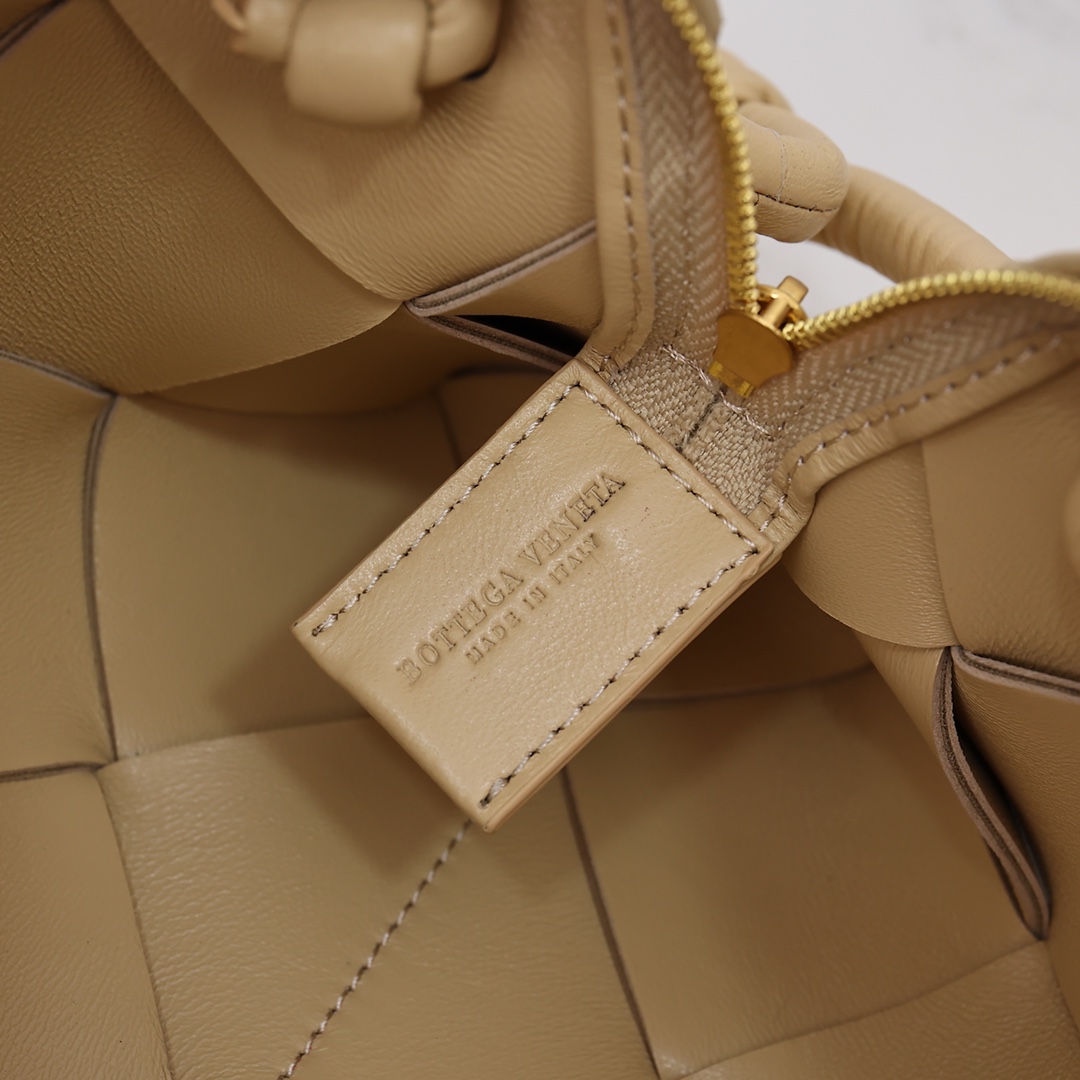 Bottega Veneta Small Cassette Camera Bag - EUR FASHION