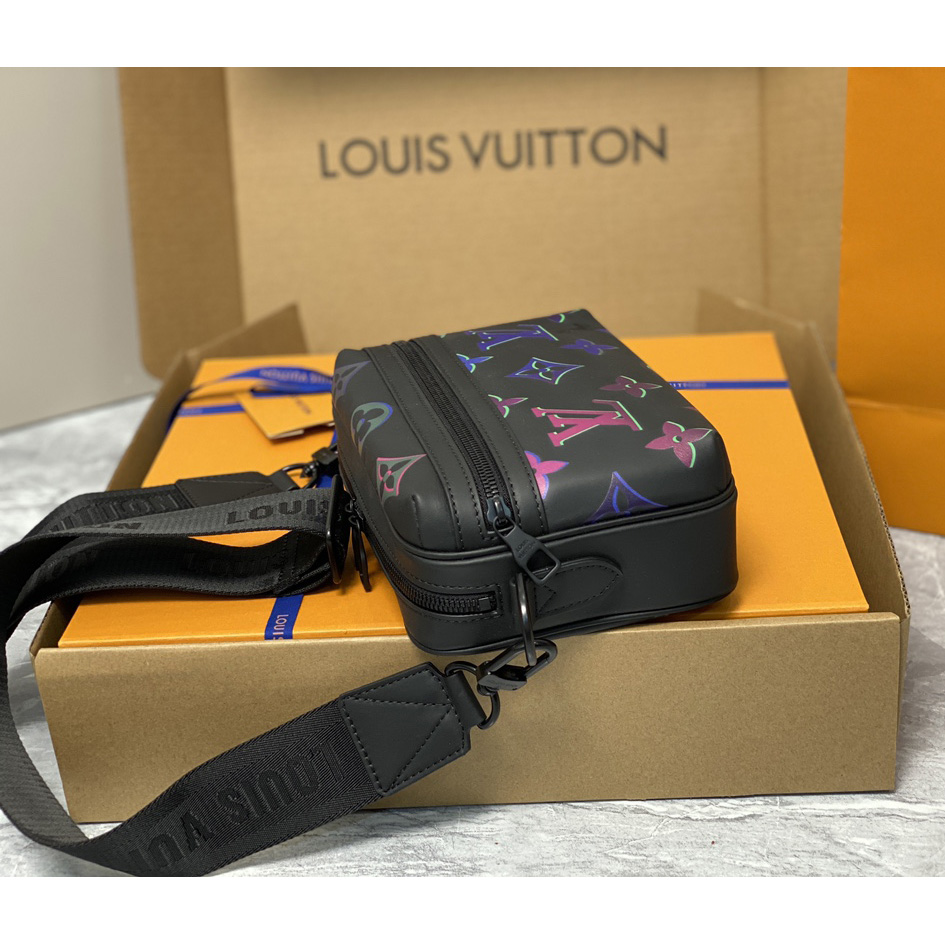  Louis Vuitton Comet Messenger PM Other Leathers(21.5-14-7.5cm)    M22495 - EUR FASHION