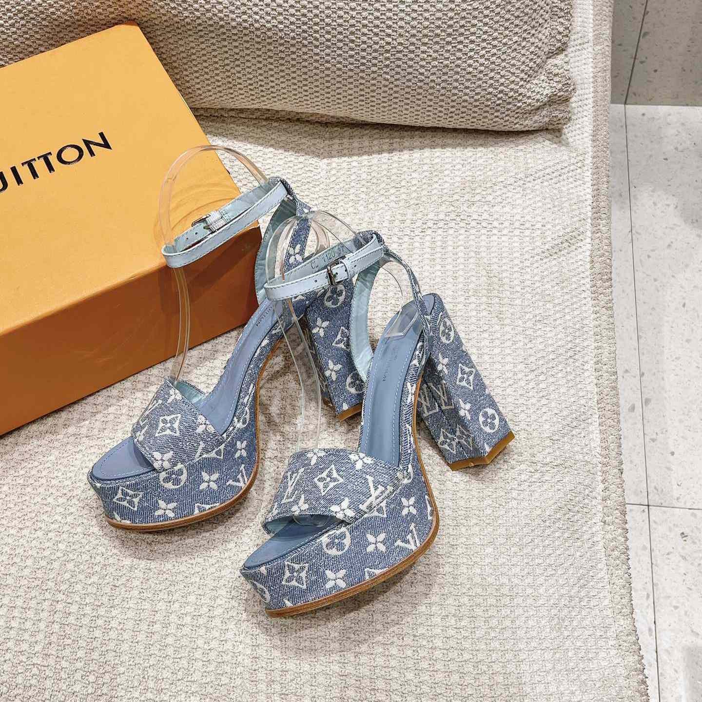 Louis Vuitton Fame Platform Sandal   1AAZC0 - EUR FASHION