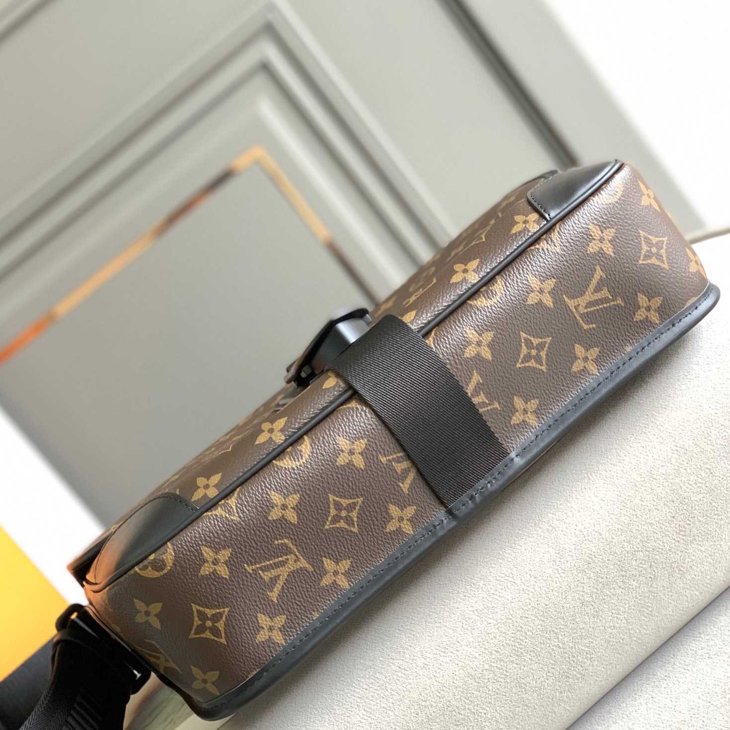 Louis Vuitton Archy Messenger MM(35x24x8CM)   M46328 - EUR FASHION