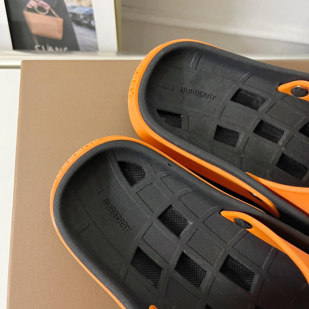 Burberry Bucklow Logo Slides - EUR FASHION