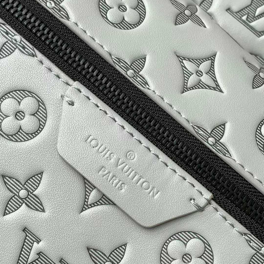 Louis Vuitton Discovery Backpack (29-38-20cm)    M46557 - EUR FASHION