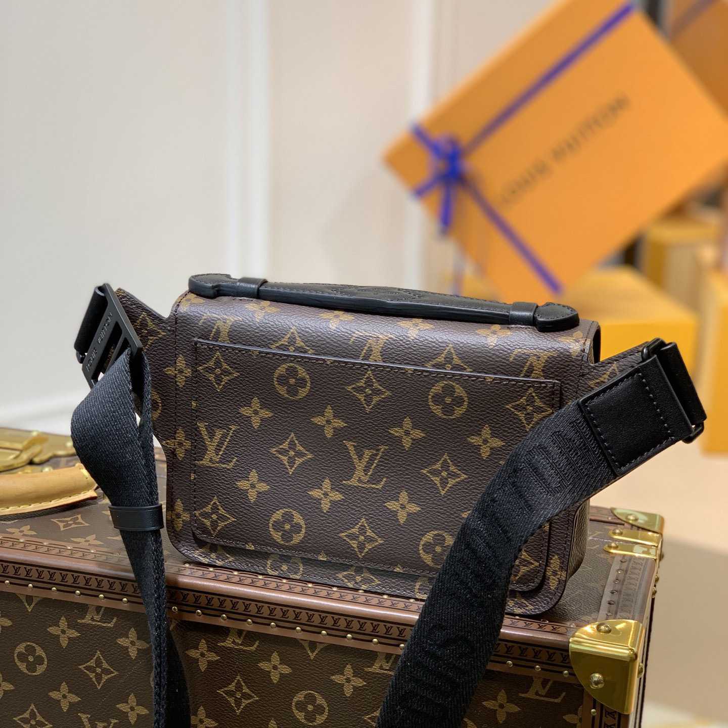 Louis Vuitton S Lock Sling Bag(21-15-4cm)    M45807 - EUR FASHION