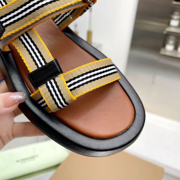 Burberry Icon Stripe Flat Sandals - EUR FASHION