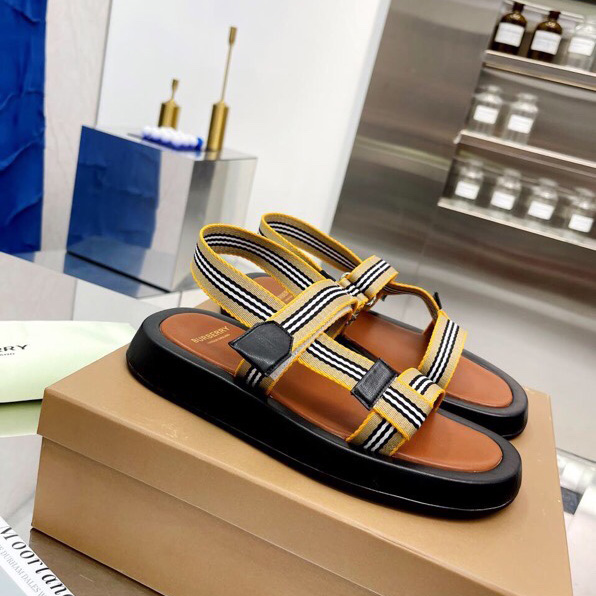 Burberry Icon Stripe Flat Sandals - EUR FASHION
