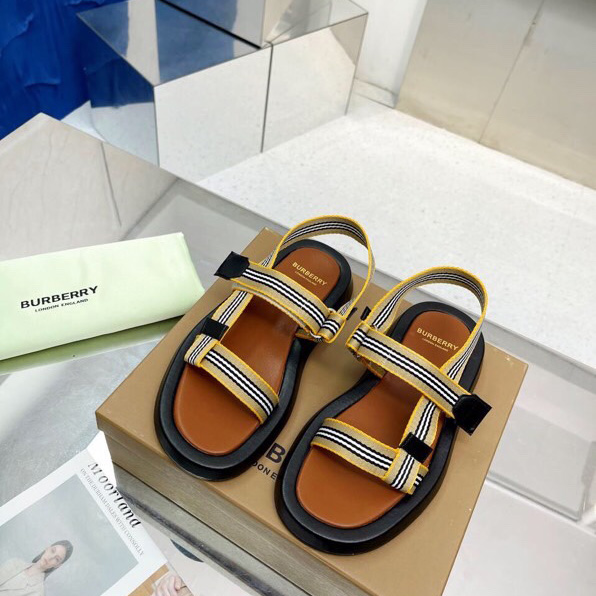 Burberry Icon Stripe Flat Sandals - EUR FASHION
