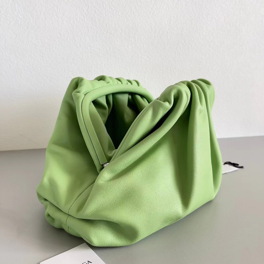 Bottega Veneta Teen Pouch  (31-16-13cm) - EUR FASHION