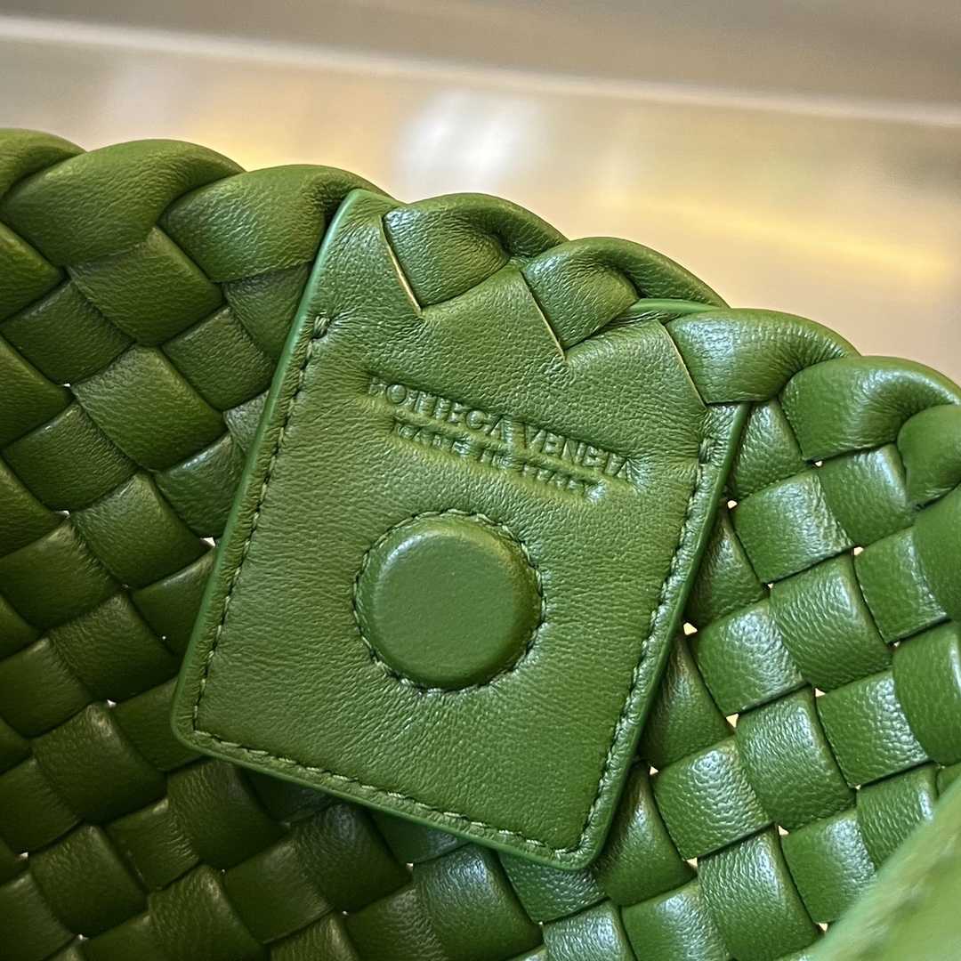 Bottega Veneta Small Clicker Shoulder Bag - EUR FASHION