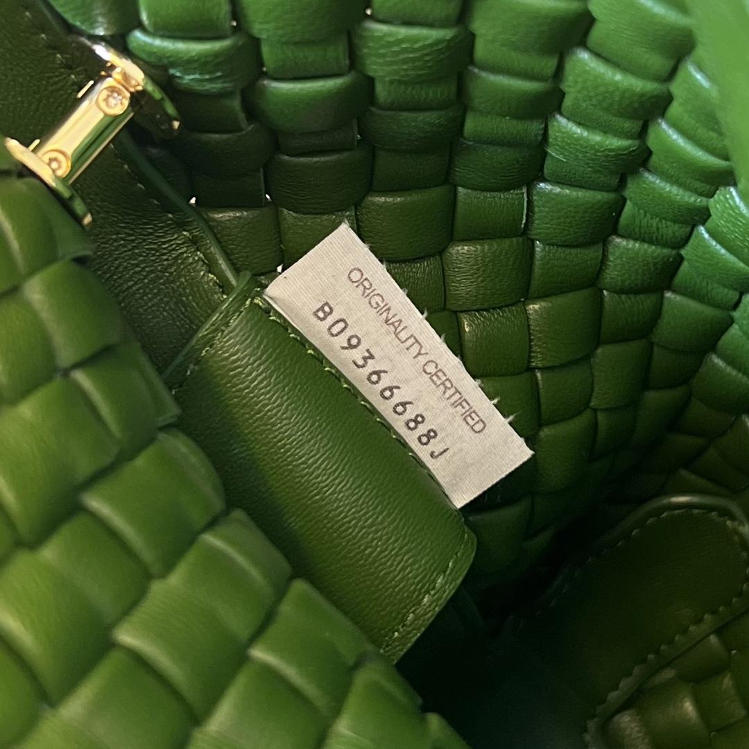 Bottega Veneta Small Clicker Shoulder Bag - EUR FASHION