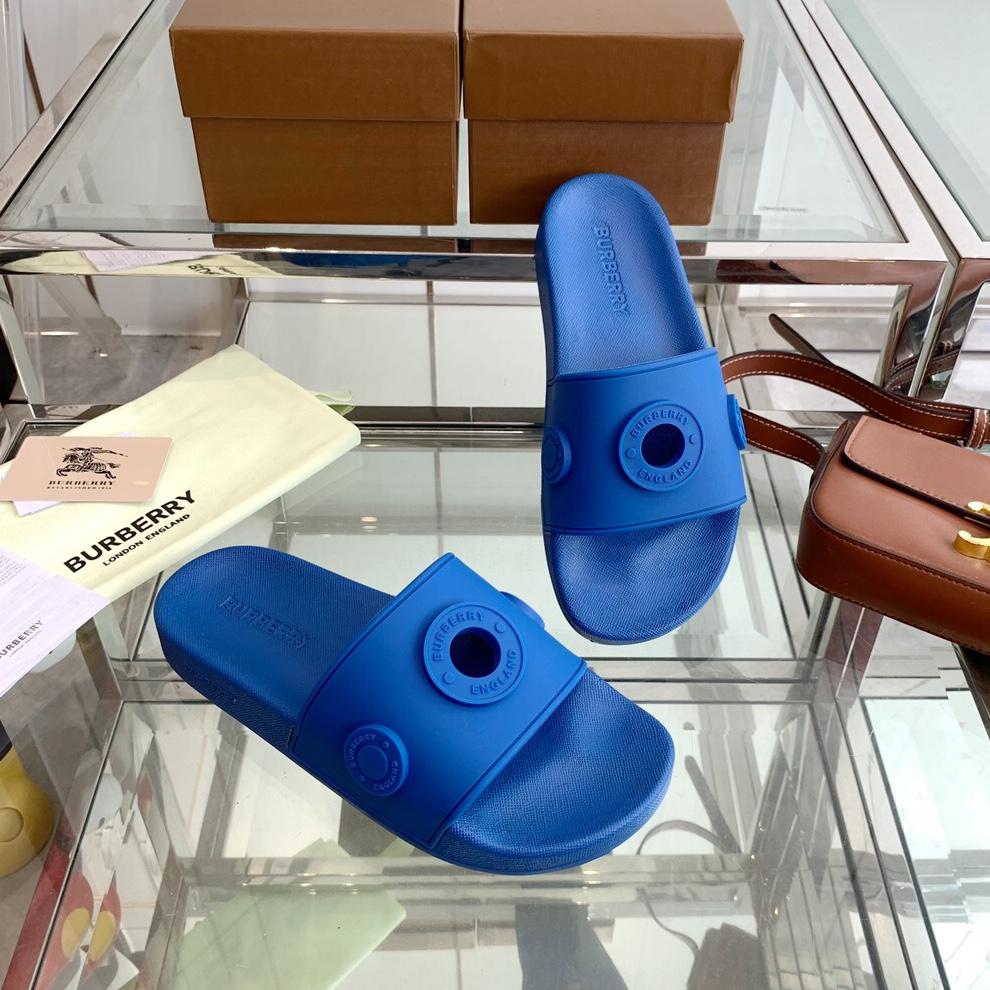 Burberry Eyelet Rubber Slide - EUR FASHION
