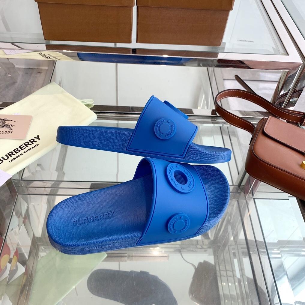 Burberry Eyelet Rubber Slide - EUR FASHION