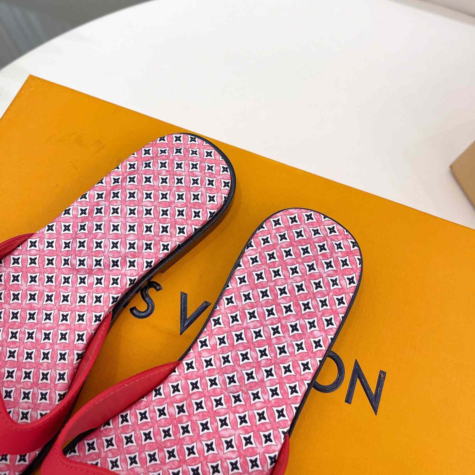 Louis Vuitton LV Isola Flat Mule - EUR FASHION