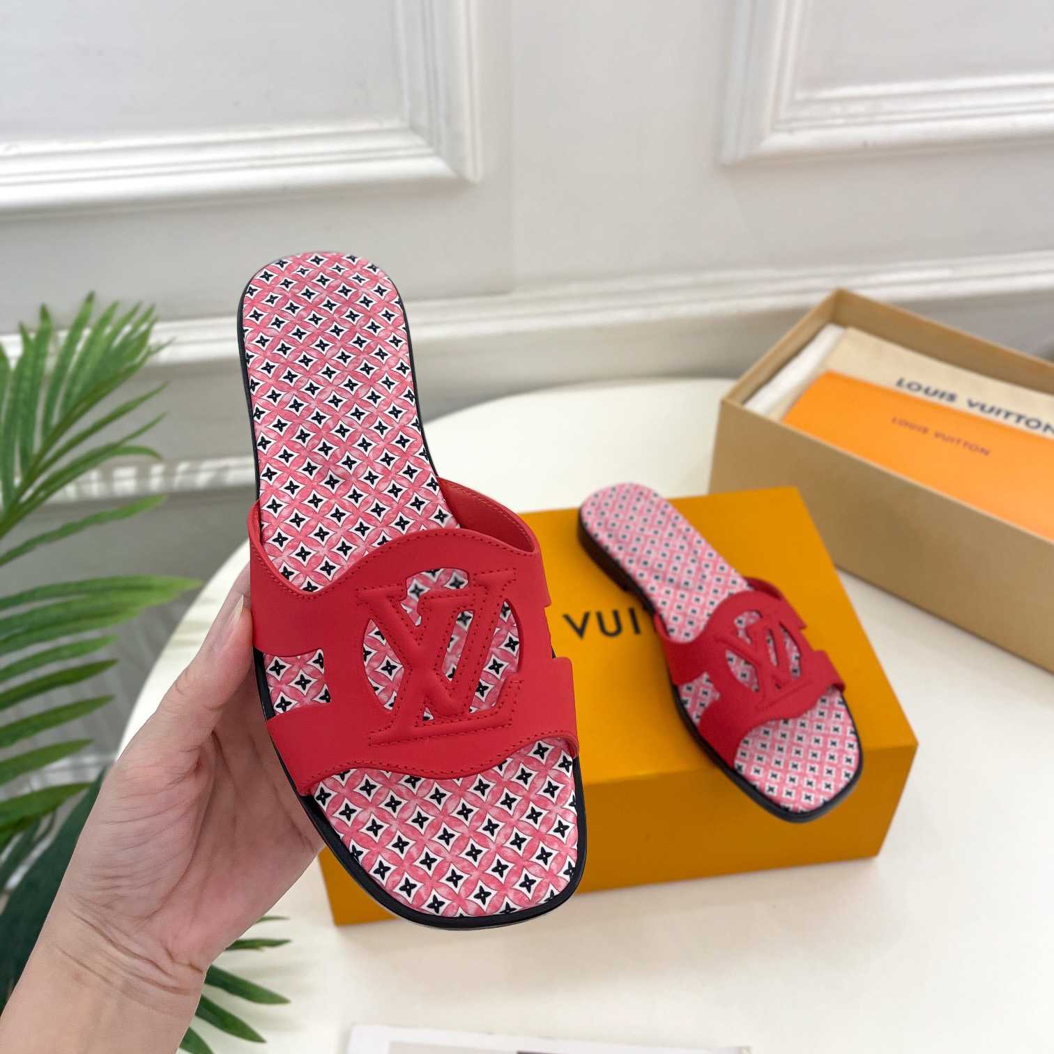 Louis Vuitton LV Isola Flat Mule - EUR FASHION