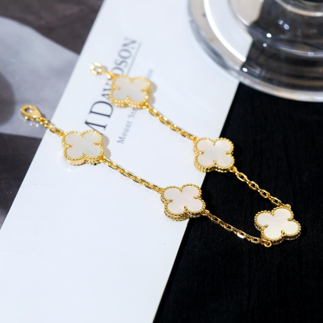 Van Cleef & Arpels Bracelet - EUR FASHION