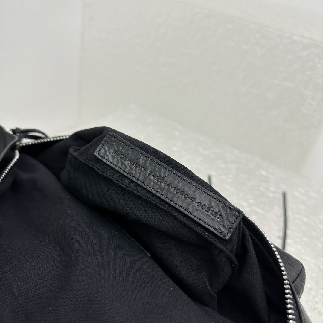 Balenciaga Men's Black Le Cagole Leather Belt Bag  ( 20cm*42cm*18cm) - EUR FASHION