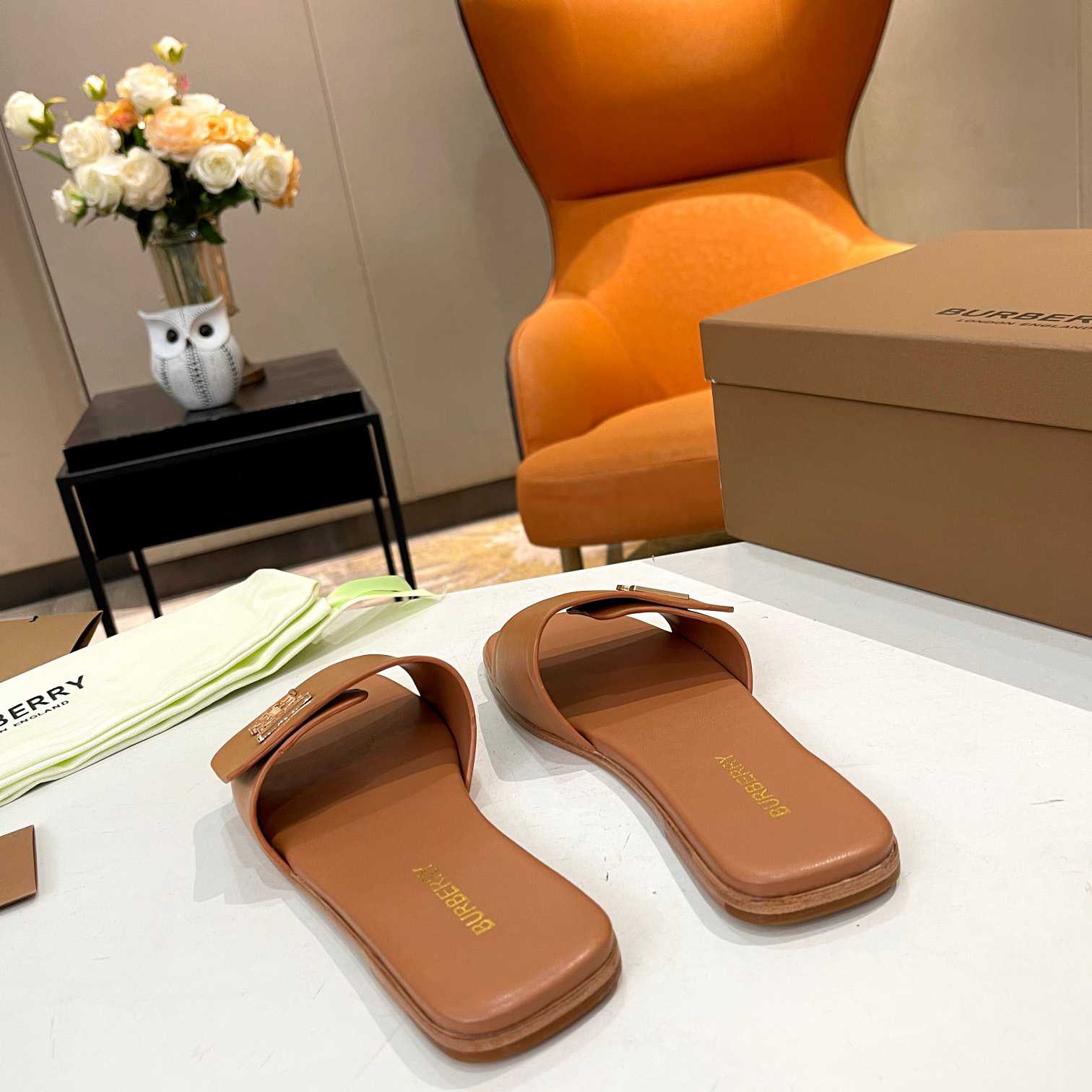 Burberry Women's Mule Sandals - EUR FASHION