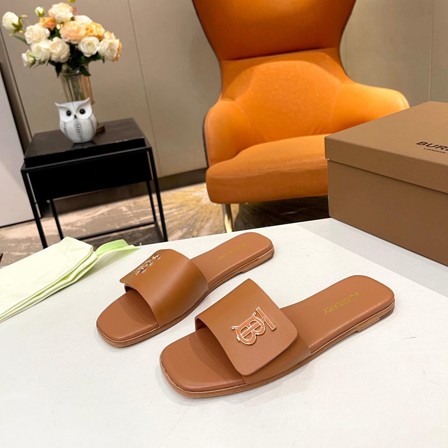 Burberry Women's Mule Sandals - EUR FASHION