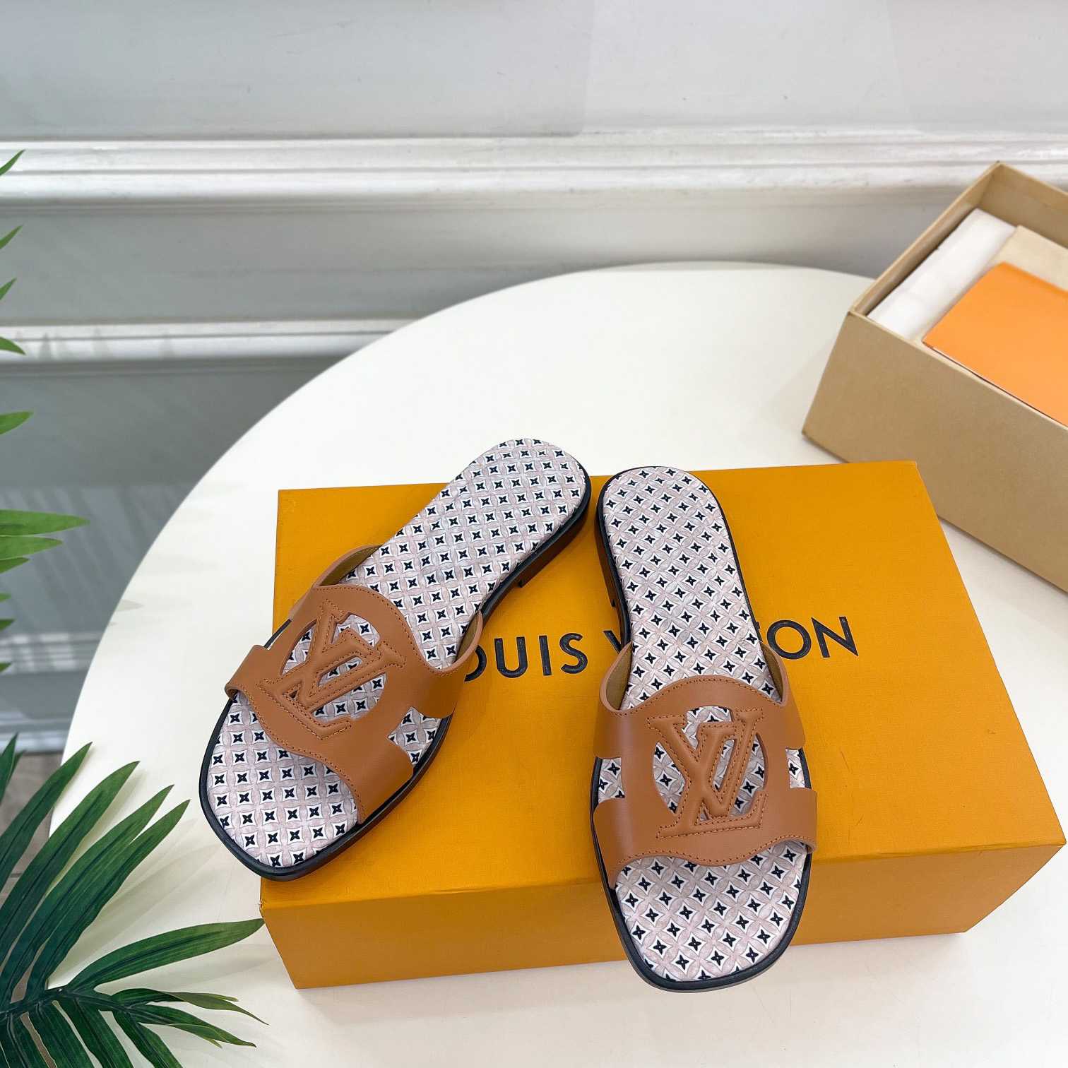 Louis Vuitton LV Isola Flat Mule - EUR FASHION