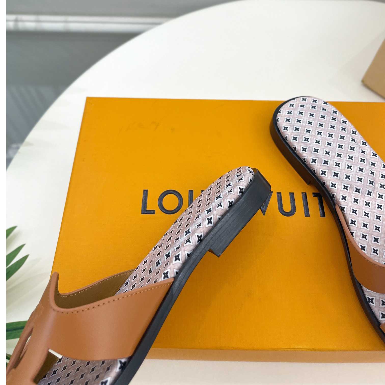 Louis Vuitton LV Isola Flat Mule - EUR FASHION