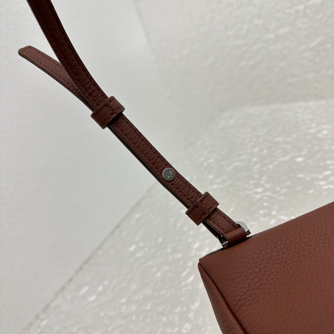 Loro Piana Extra Pocket Backpack L23.5   (23×8×22cm) - EUR FASHION