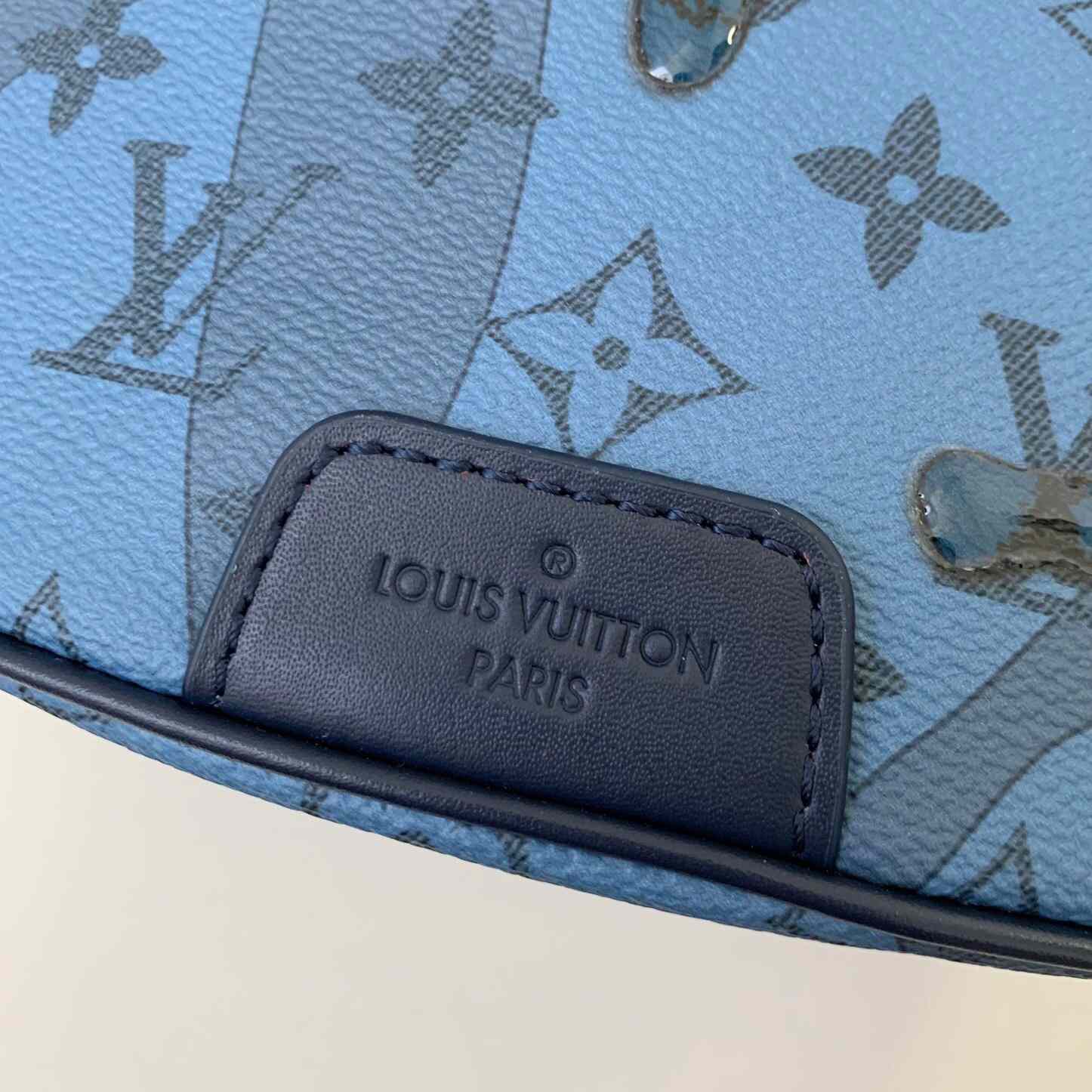 Louis Vuitton Discovery Bumbag  (44*15*9cm)   M22576 - EUR FASHION
